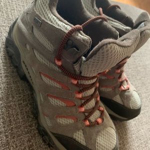 Merrel Moab mid hiking boots worn twice